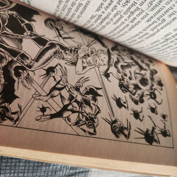 MAVREL Super Heroes Adventure Game Book #6 - Picture 2 of 12